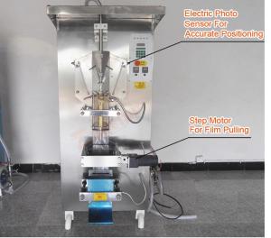 Vertical Water Packet Packing Machine Automatic Sealing Machine For Pure Water Oil Juice