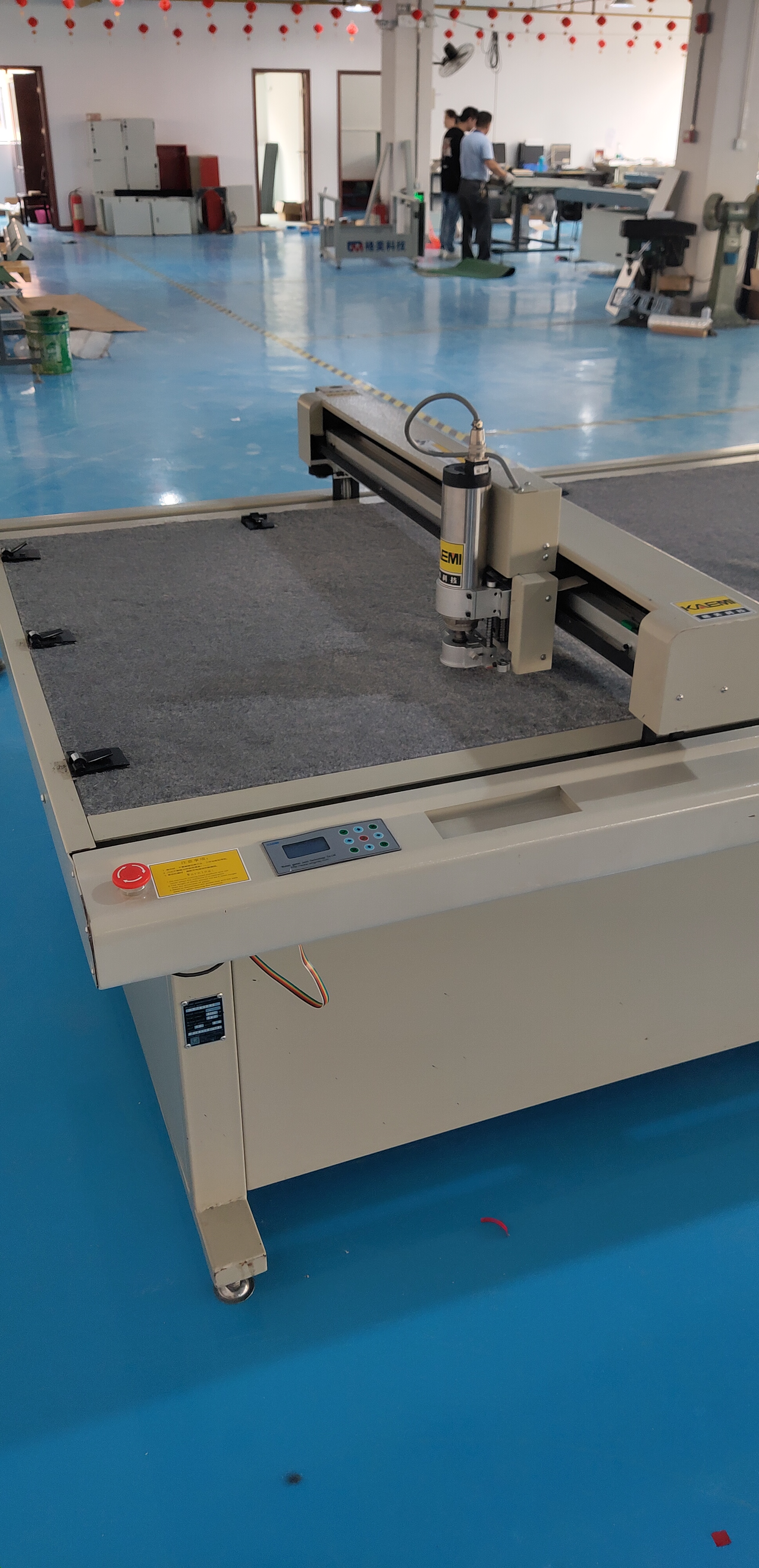 1500*900mm Flatbed Cutter for Garment PVC Acrylic Epoxy Board Cutting in Paper Boxes