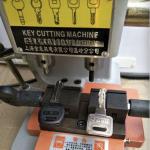 Vertical Key Copying Machine Automatic Double Key Machine with 220V/50Hz-60Hz