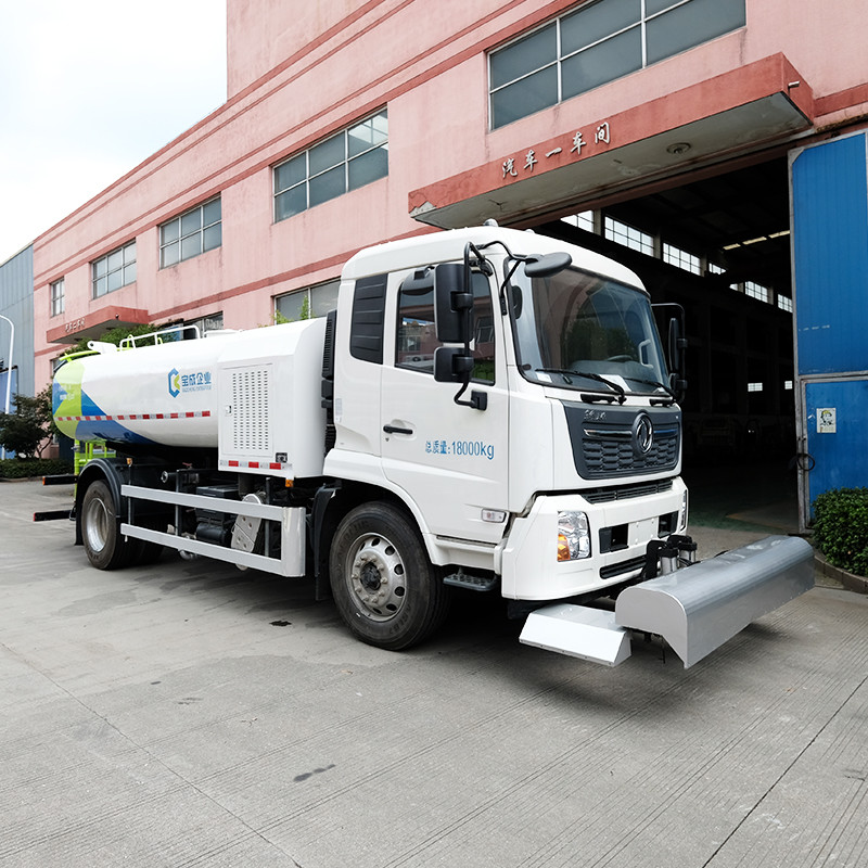 Professional Highway Maintenance Truck With Dedicated Device And Side Protection
