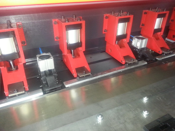 Sheet Groove Cutter CNC V Grooving Machine Sheet Metal Notcher Double Head Drive