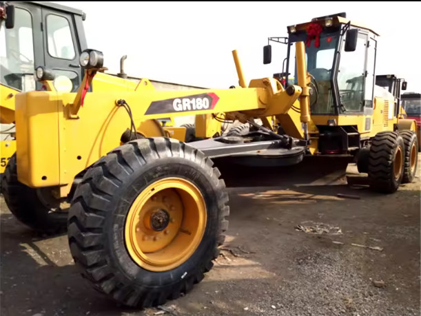 215HP Articulated Frame Assists The Front Wheel Motor Grader Front Blade CLG4215D