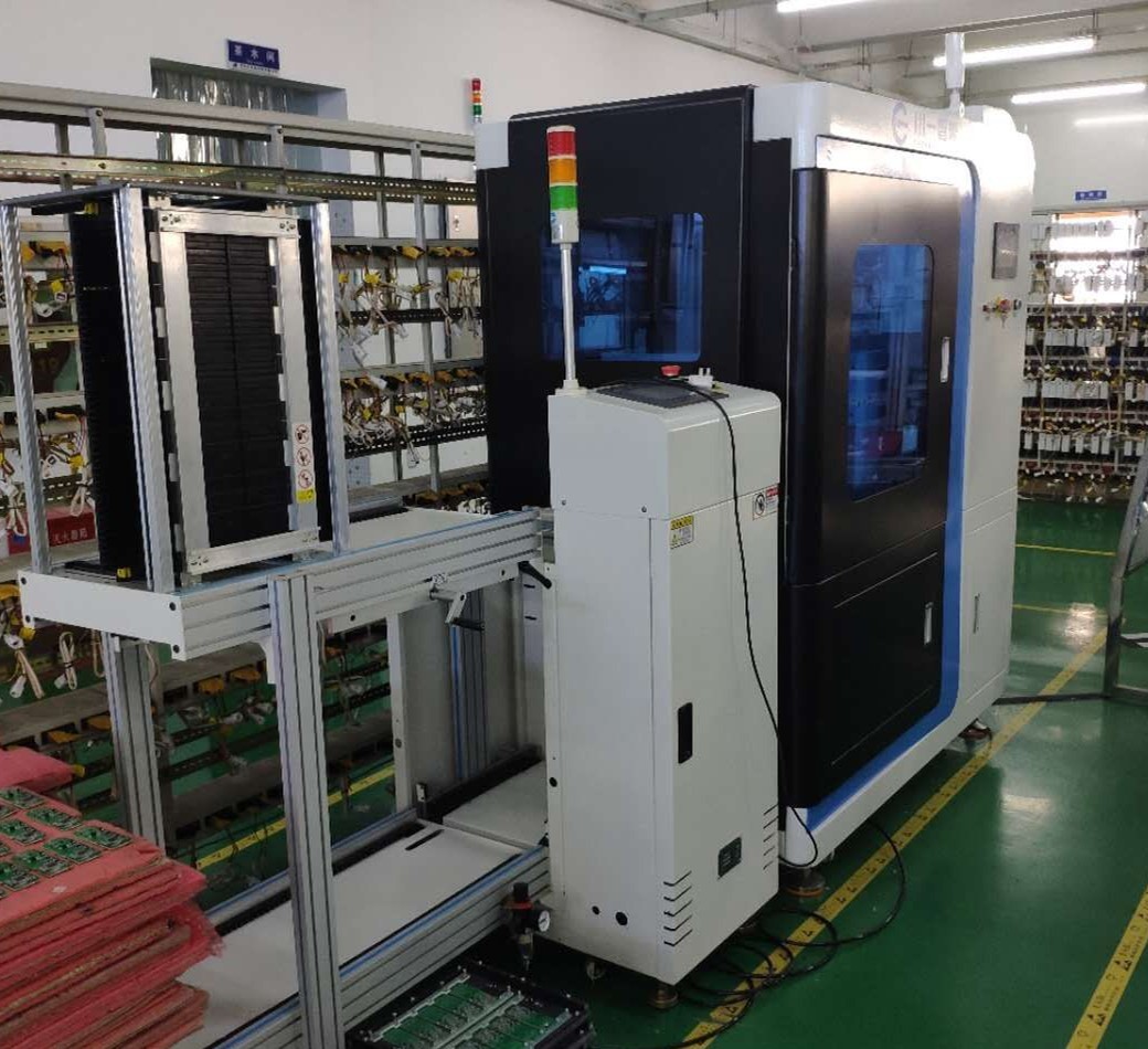 Automatic Loading PCB Depaneling Equipment for Separating Tic Tac Toe Connected PCB Panel