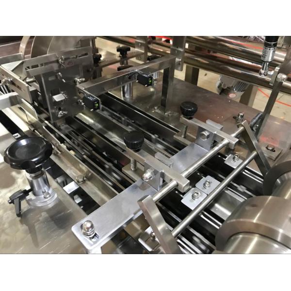 600pcs/Min Round Biscuit Sandwiching Machine / CE Certified Cracker Equipment