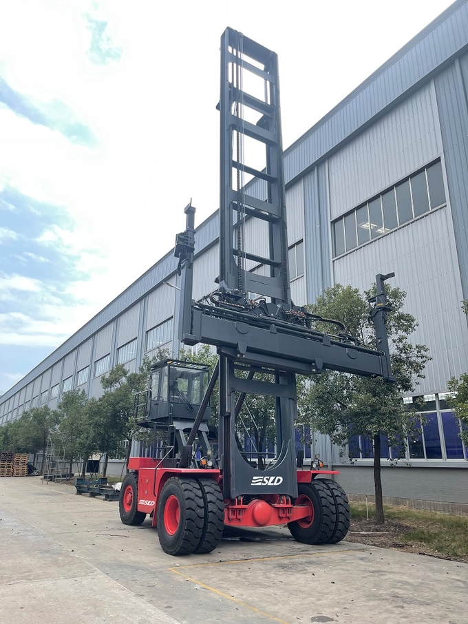 8 9 10T CUMMINS QSB6.7 Engine Empty Container Handler For Port 1