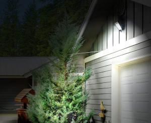 Super Bright 200 Lumens Solar Flood Light 28LED With 6000K