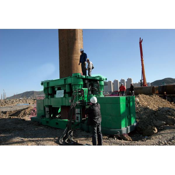 1.2m-2.6m Dia Bored Pile Foundation Casing Rotator 750 mm Pulling Stroke