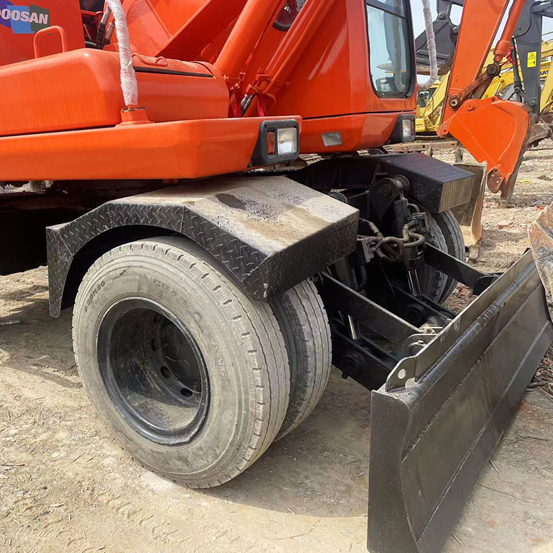 Doosan DX150-7 Used Wheel Excavator 0.6m3 Bucket Capacity 86kw Rated Power