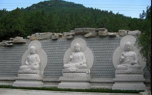 China Chinese White Carved Sitting Buddha Sculpture wholesale