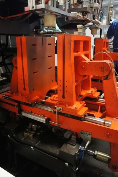 Quality Double station extrusion blow moulding machine max production volume 2L model MP55DF for sale