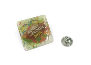 China Women Men Custom Enamel Badges , T - Shirt Jewelry Unique Enamel Lapel Pin Badge on sale