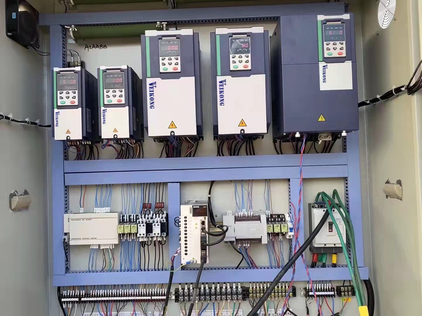 45KW 60hp VFD Variable Frequency Drive for Compressor and Automation Machine with Heavy Load