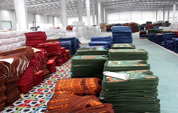 Machine Washable Chinese Classic High-Low Loop Pile Healthy Tufted Carpet For Residential