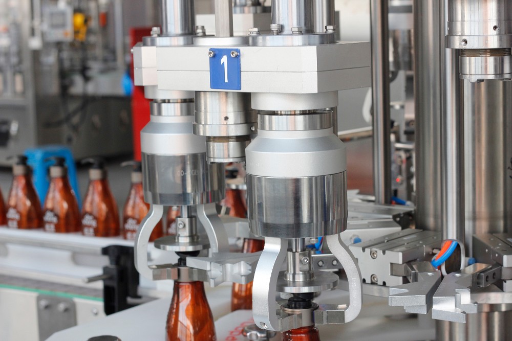 Professional shampoo moisturizing spray capping machine with high quality