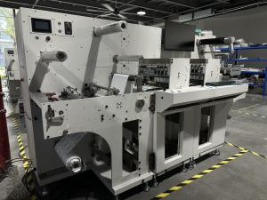 China Intelligent digital label cutting/sliting and rewinding machine wholesale