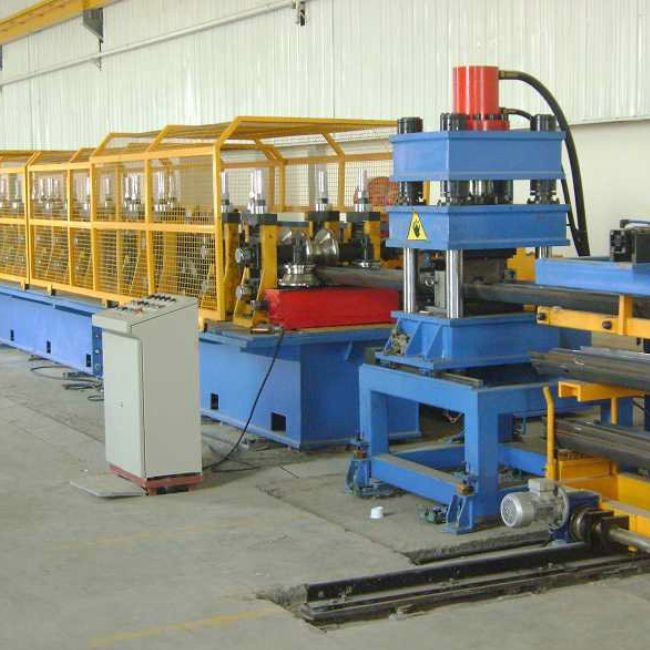 GCr15 Bearing Steel Highway Guardrail Roll Forming Machine PLC Control Customized