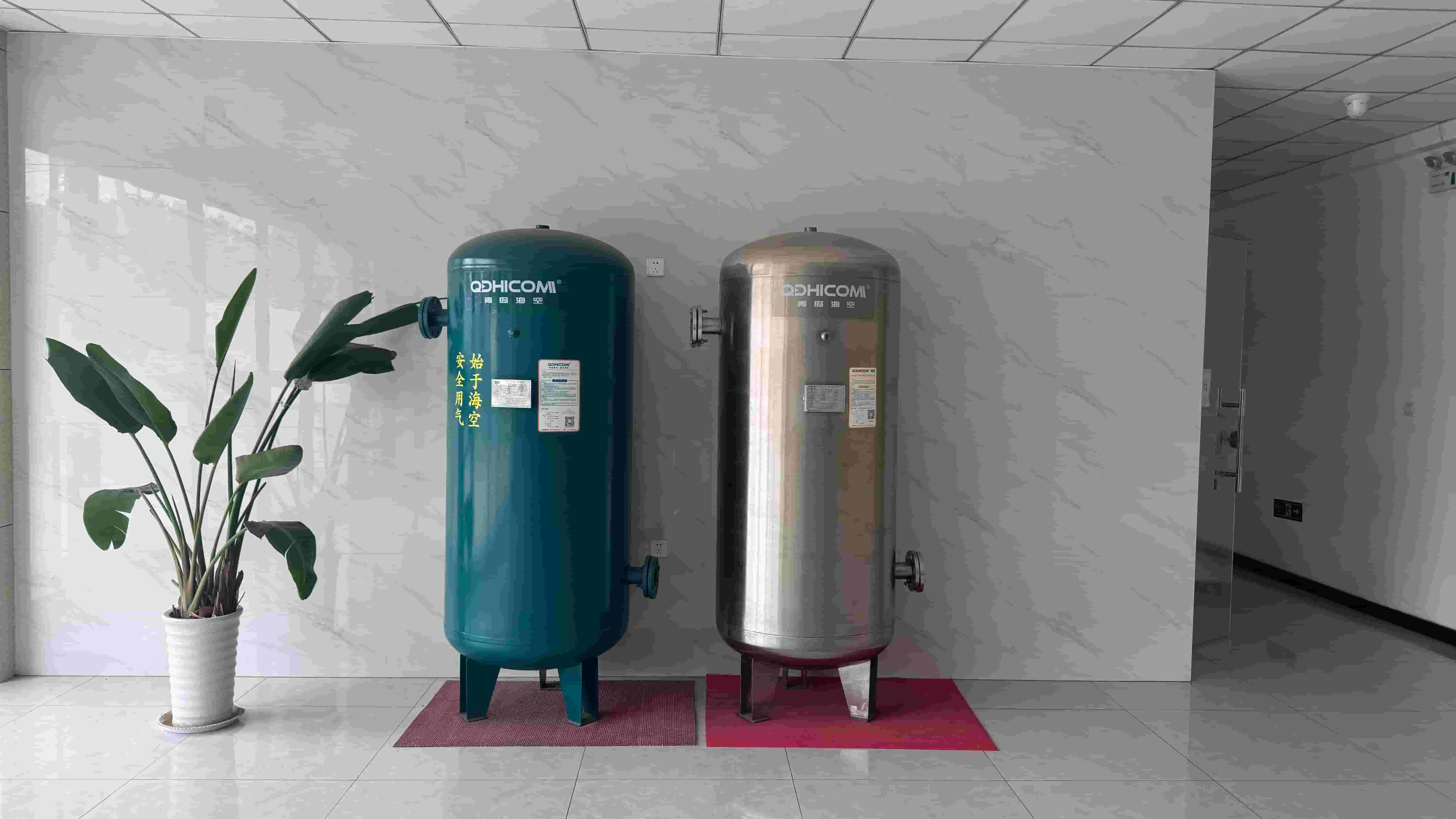 Vertical Industrial Air Receiver Tanks Corrosion Resistant 316 Stainless Steel Surge Tank