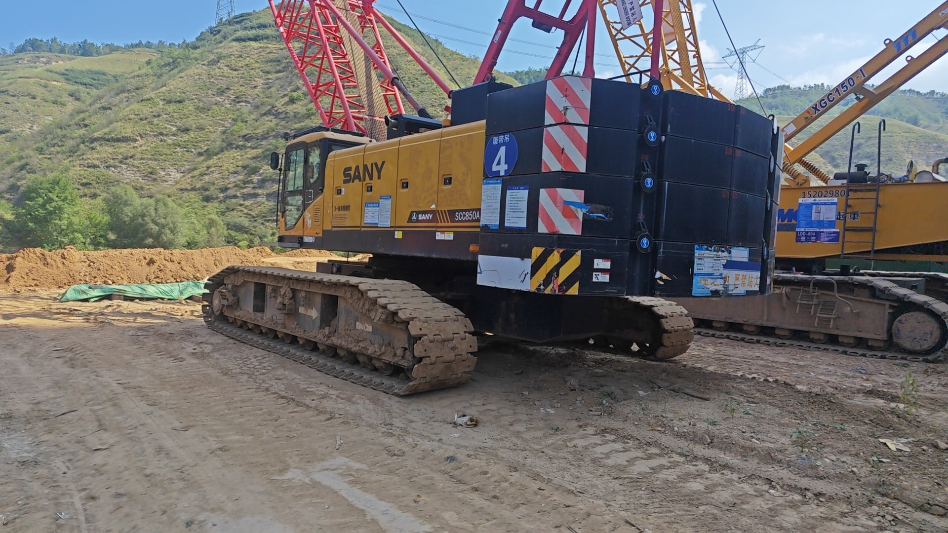 2019 Crawler Lifting Cranes 85 Ton Capacity Folding Design Perfect for Construction