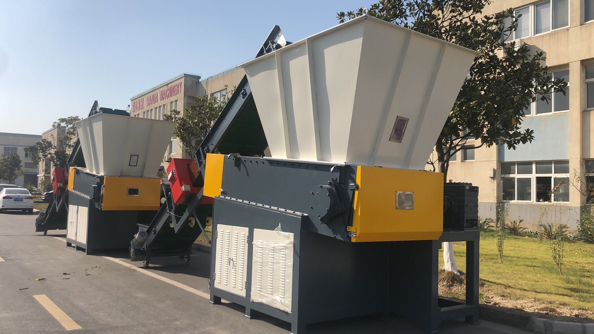 69pcs Rotary Blade 2ton/H Single Shaft Shredder Machine