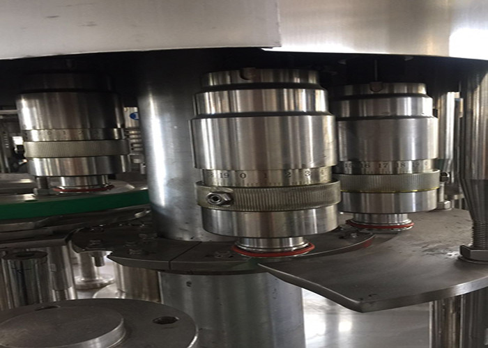 Small Carbonated Drink Filling Machine , Soft Drink Bottling Machine / Filling Machine