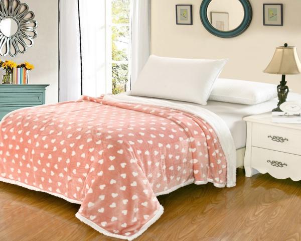 Quality Heart Shaped Flannel Sheet Blanket , Sherpa Fleece Heavy Flannel Blanket for sale