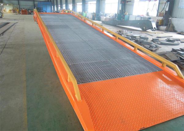 Quality Mobile Container Dock Ramp With Hydraulic Retractable Support Leg for sale