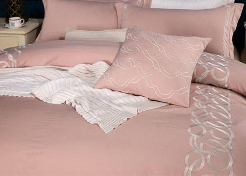 Quality Pink Modern Design Duvet Covers , Embroidered 4 Pcs Geometric Duvet Cover for sale
