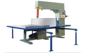 China Matress Sponge Vertical Cutting Machine With Linear Guide Positioning Handwheel 1.74kw wholesale