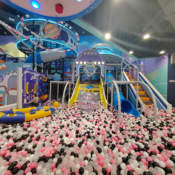 100-Piece Lightweight Plastic Ocean Balls for Indoor Playgrounds
