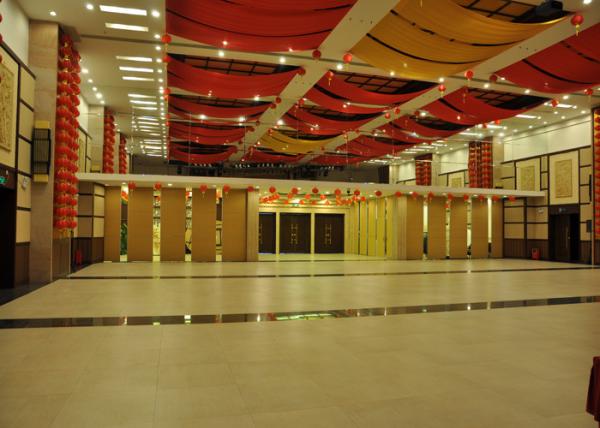 Quality Carpet Finish Office Partition Walls Acoustic Folded Partition Moving for sale