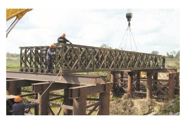 Quality Morden Galvanized / Welding Structural Steel Bailey Bridge With Heavy Metal Support for sale