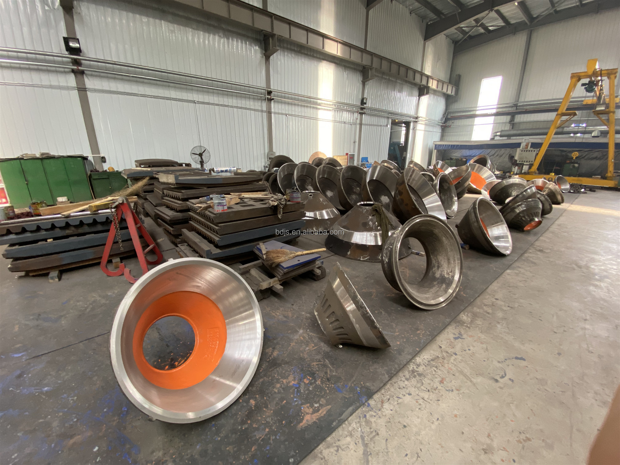 NP13 15 Impact Crusher Spare Parts Blow Bar for Durable Mineral Processing Needs
