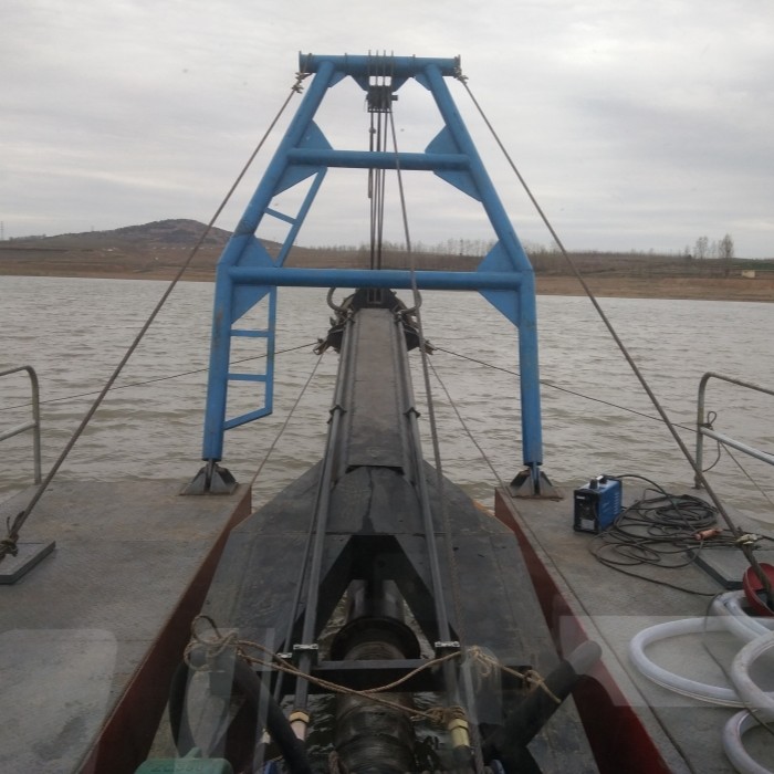 1000 KW Diesel Engine Power Small Dredger Machine For Sand Dredging From River Or Sea