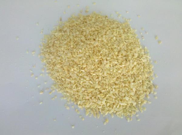 Quality Organic Dehydrated Garlic Granules Grade A 8-16 Mesh Dried Minced Garlic for sale