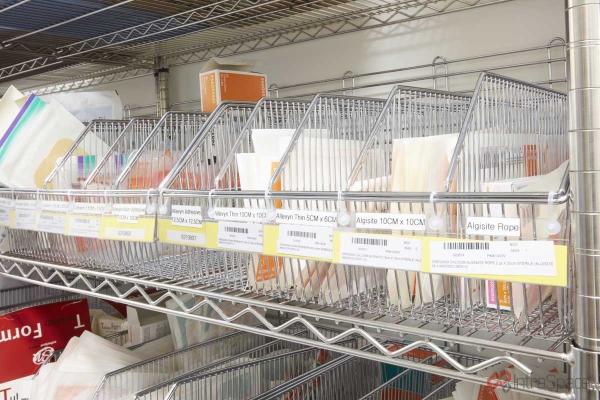 Quality Laboratories Modular Chrome Wire Storage Shelf Units and Product Handling Solutions for sale