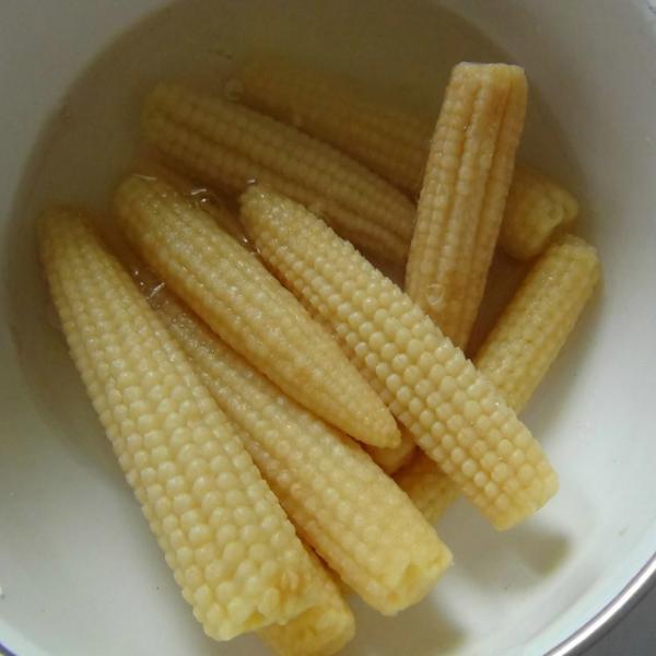 Quality Sour Flavor Canned Vegetables , Steamed Canned Fresh Baby Corn Whole / Cut for sale