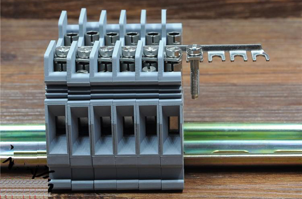 URTK/S 6mm² Din Rail Test Terminal Blocks Strips Screw Clamping