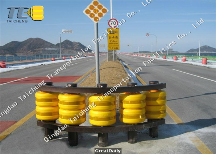 Tunnel Opening Roller Crash Barriers Rustproof 20000 Meters Rotating Guardrail