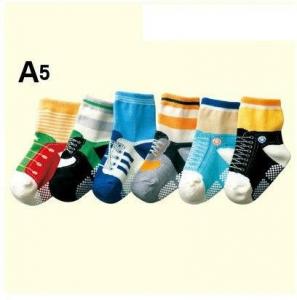 China Anti-pilling knitted colorful design terry cotton boys socks in high quality wholesale