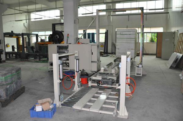 Quality Movable Track Pallet Strapping Machine , 1.5kw Fully Auto Strapping Machine for sale