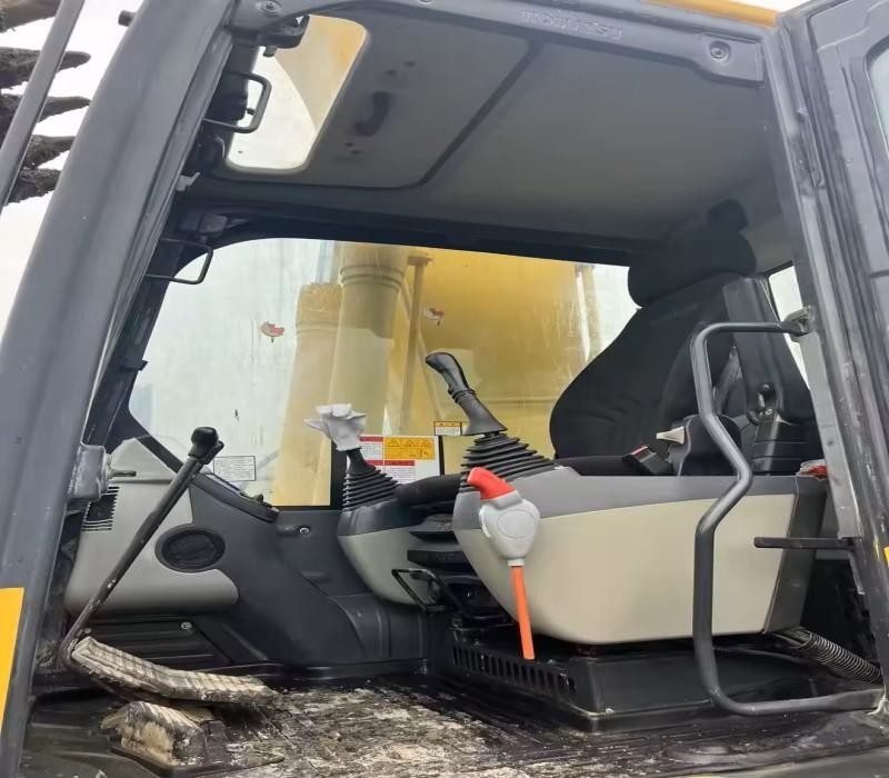 Vertical Depth 3.48m Used Crawler Excavator Pre Owned Komatsu Excavator Pc200