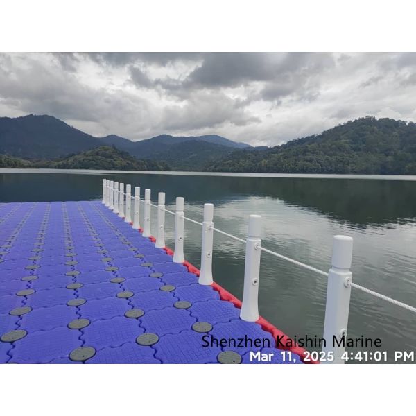 Stable Platform Modular Floating Dock with Non-slip Surface and Customizable Colors