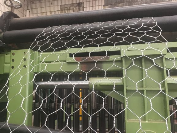 Automatic Hexagonal Mesh Machine 3300mm Width In Oil And Construction