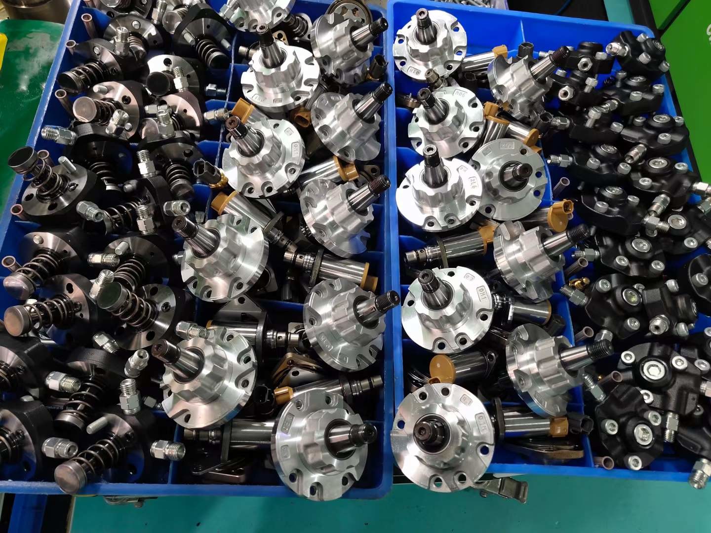 diesel fuel Injector 095000-6910 23670-09210 095000-7270 23670-0R070 Common Rail Diesel Injectors engine parts