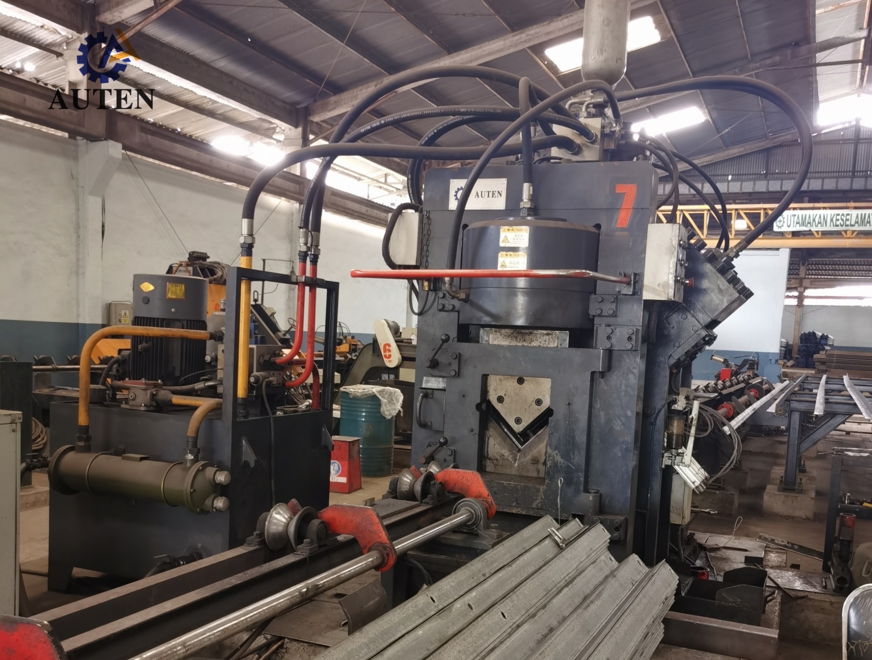 Precision CNC Angle Punching Machine Equipped With Lofting Software Programming And 3 CNC Axes For Angle Steel Processing
