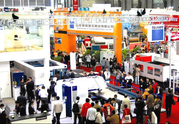 Versatile VMC1370 CNC Four-Axis Vertical Machining Center for Various Applications