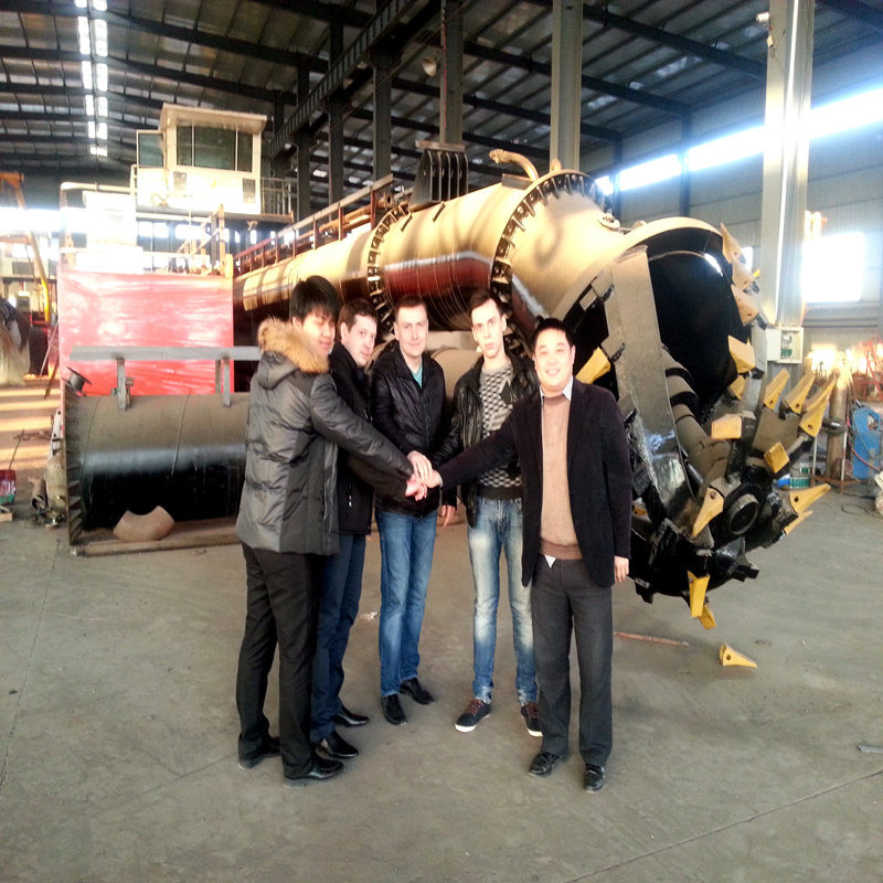 Diesel Enigne Hydraulic Dredger with Suction Pump and Anchor Rod
