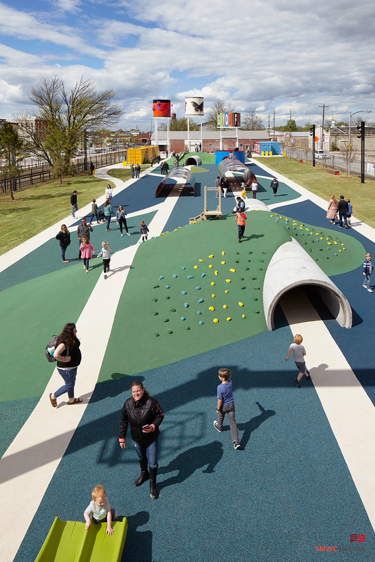 SCULPTURE of Outdoor Children's Playground Construction and Park Amusement Facilities