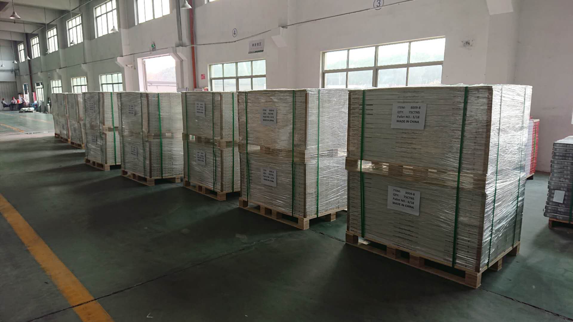 Direct Regular Waterproof Modern SPC Vinyl Plank Flooring with Eco-friendly Advantages