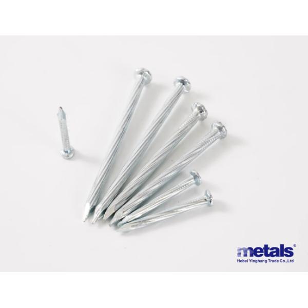 Harded Galvanized Steel Common Wire Nails Straight Grooved Shank